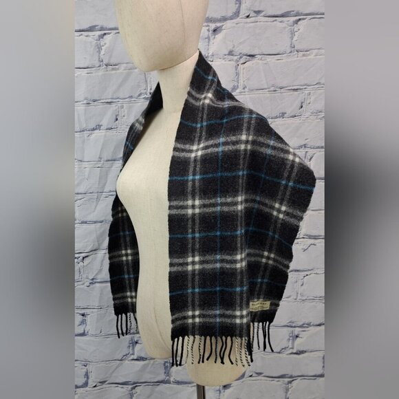 Burberry  Scarf Navy Check 100% Lambswool Scotland 52" x 11.5" - Picture 6 of 10